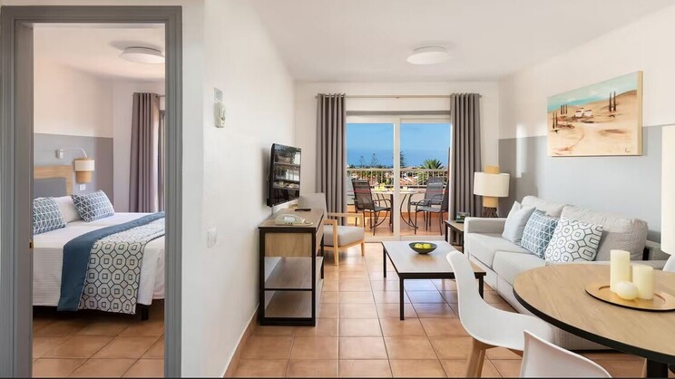 One Bedroom Apartment 